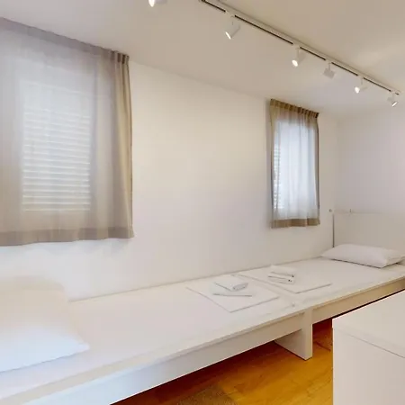 Luxury Zoe *
