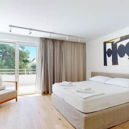 Zoe Apartment *
