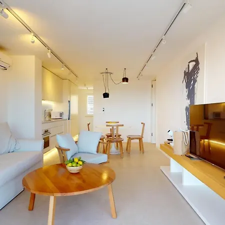 Zoe Apartment