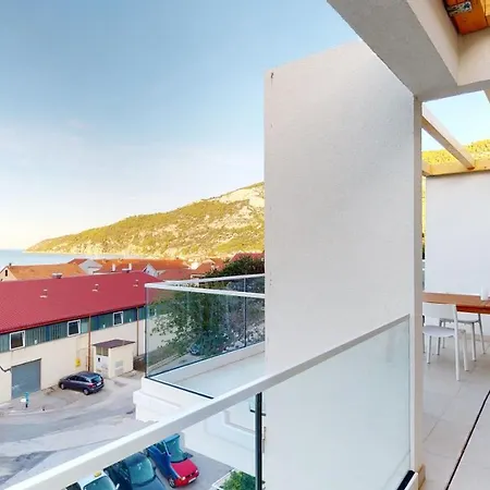 Zoe Apartment